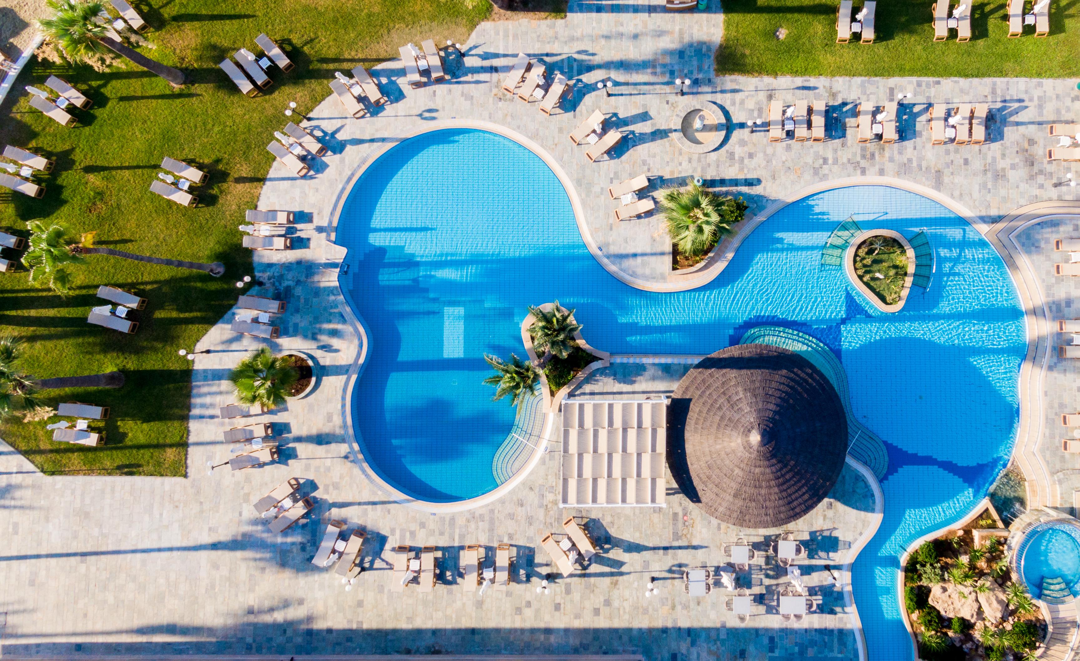 Golden Bay Beach Hotel Larnaca Exterior photo