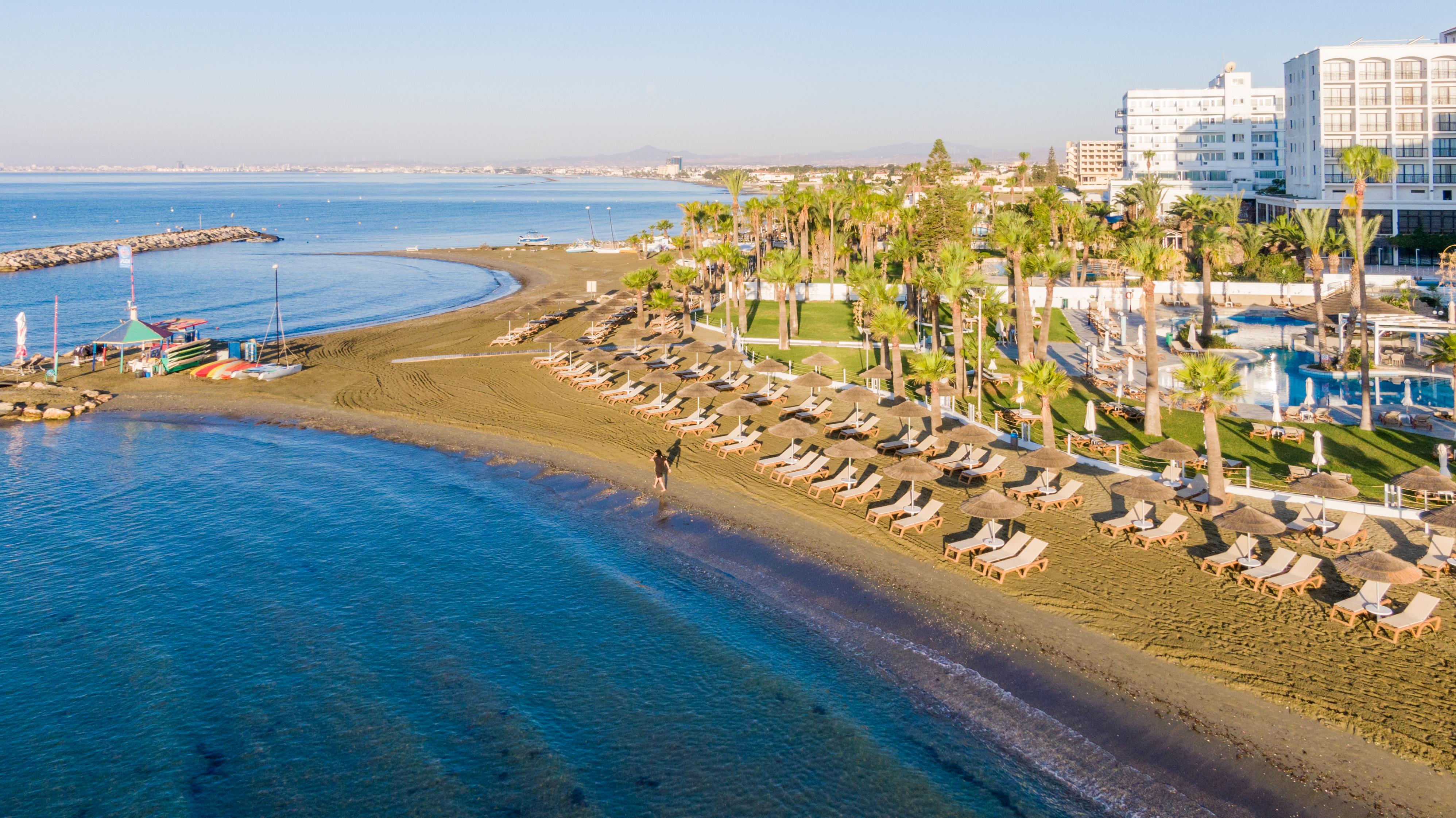 Golden Bay Beach Hotel Larnaca Exterior photo