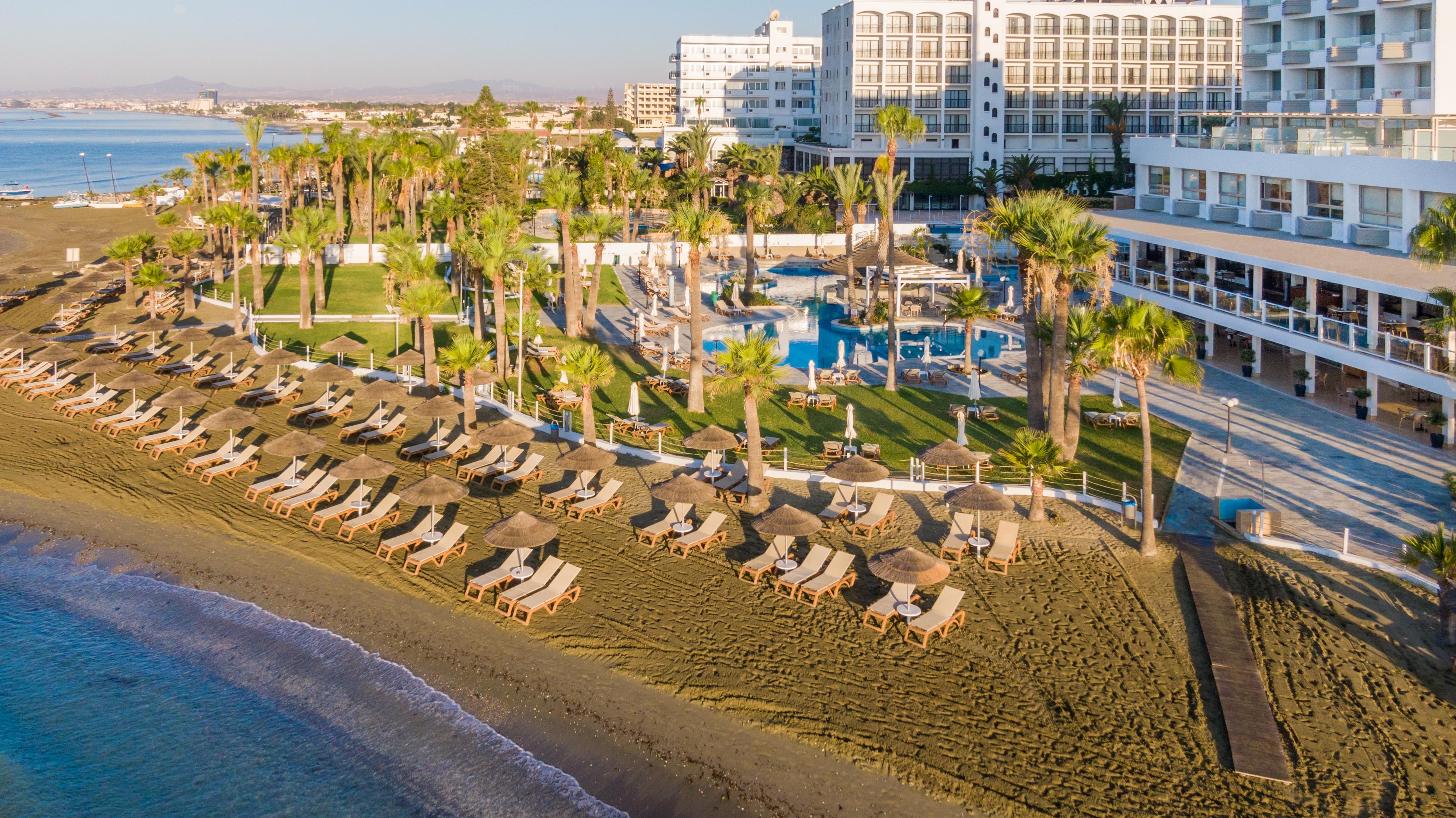 Golden Bay Beach Hotel Larnaca Exterior photo