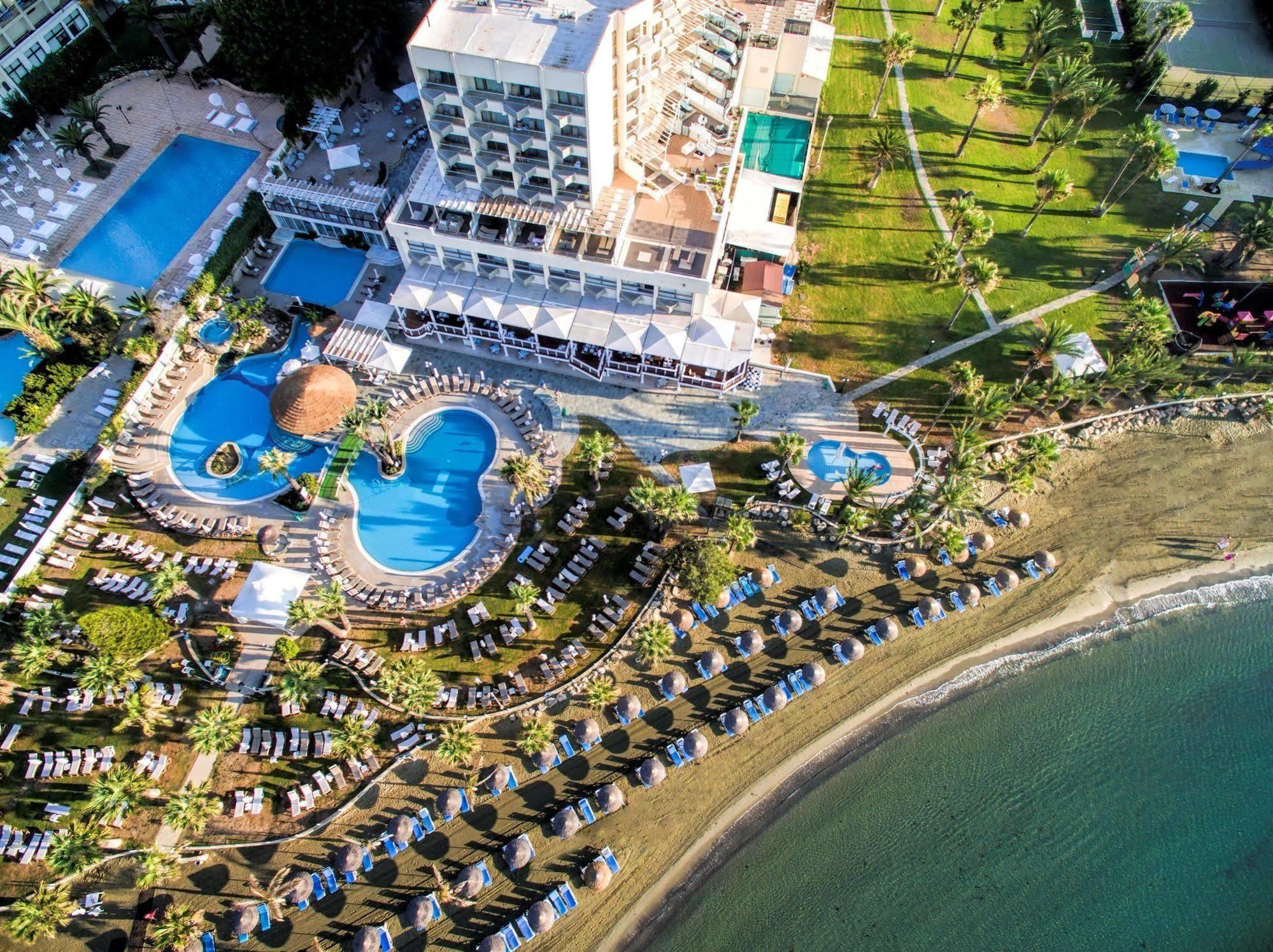 Golden Bay Beach Hotel Larnaca Exterior photo